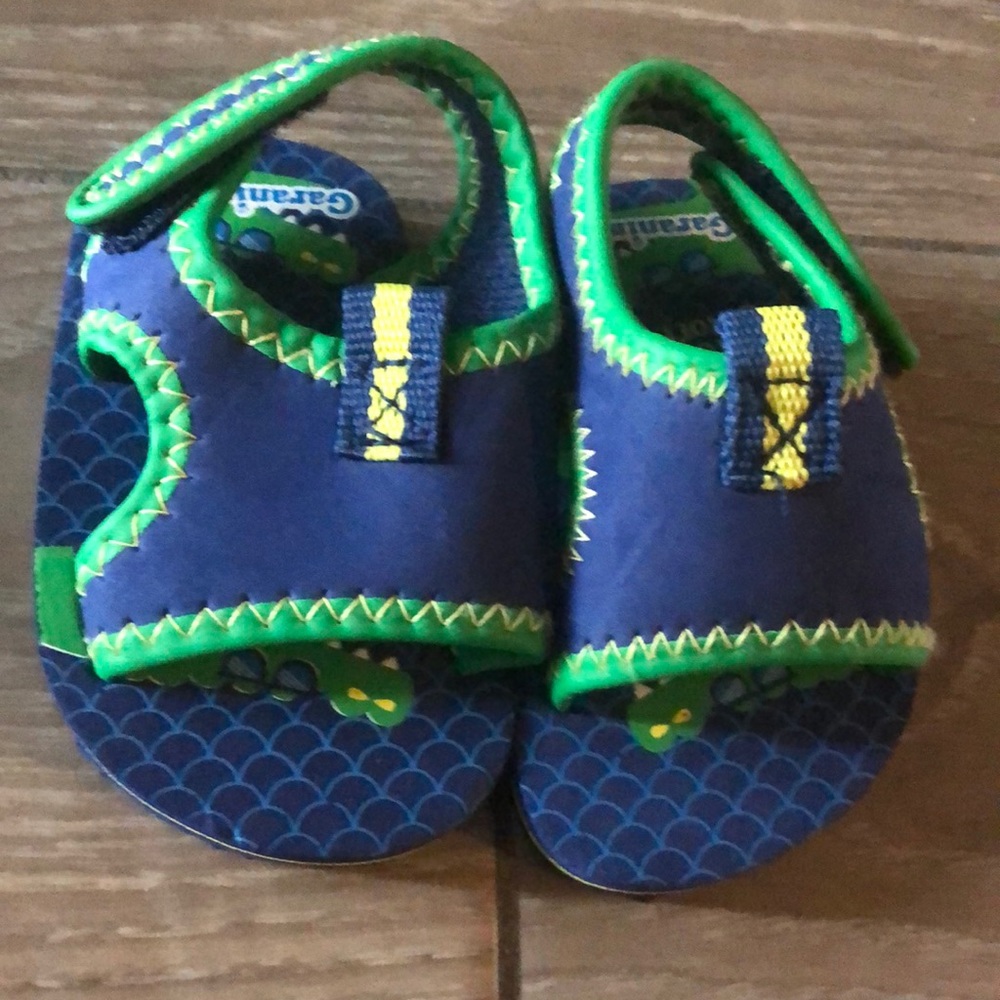 New Garanimals Baby Sandals size 3